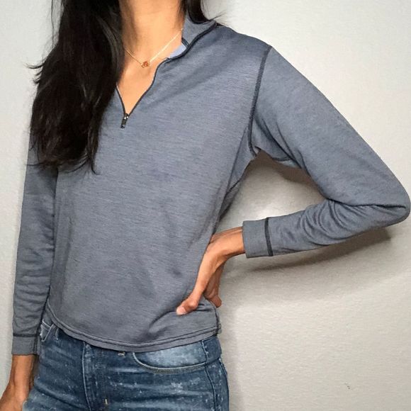 Patagonia Tops - Patagnoia Capilene quarter zip pull over XS